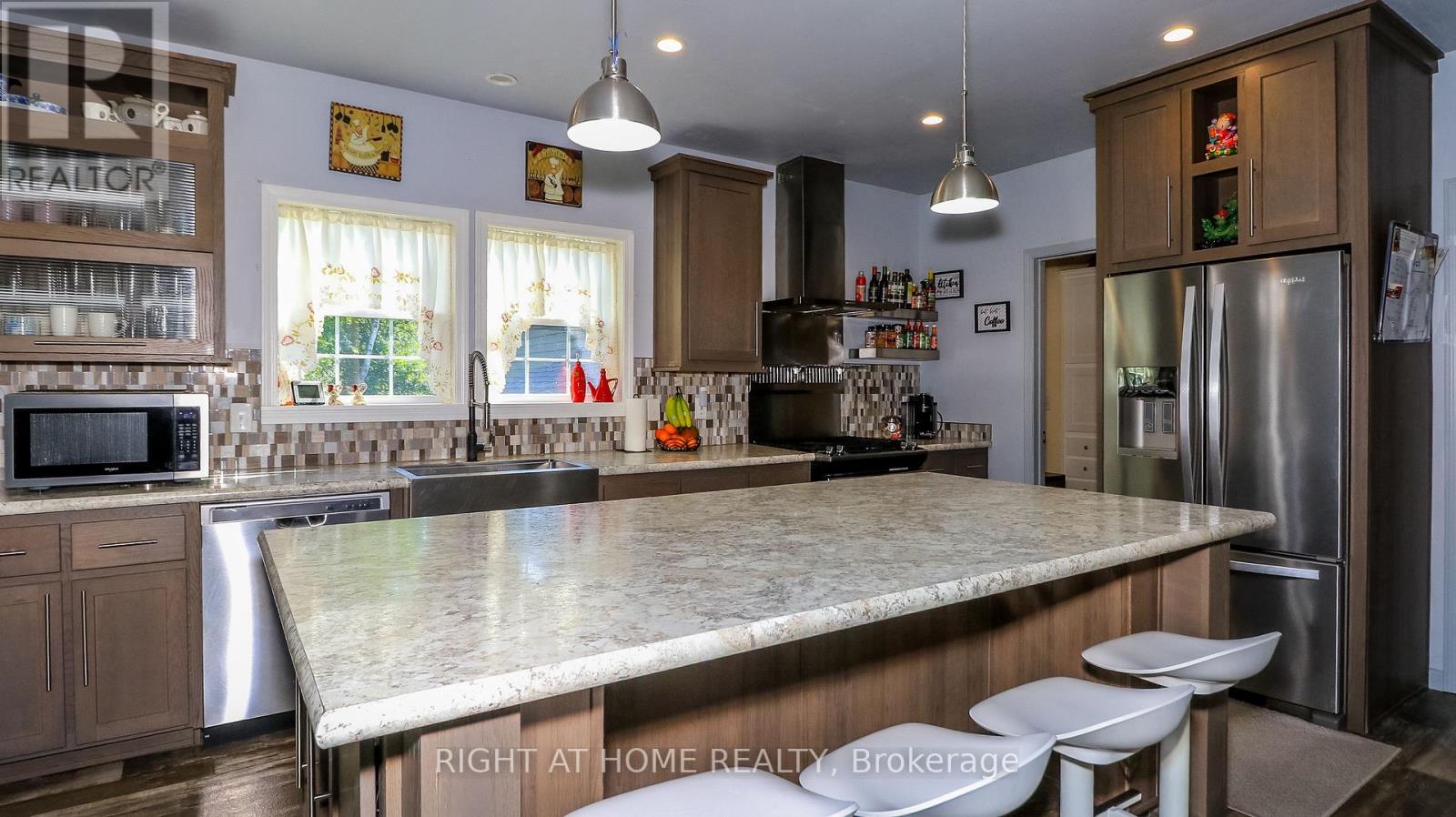 13009 County Road 16 Drive, Tay (Waubaushene), Ontario  L0K 2C0 - Photo 11 - S13682474