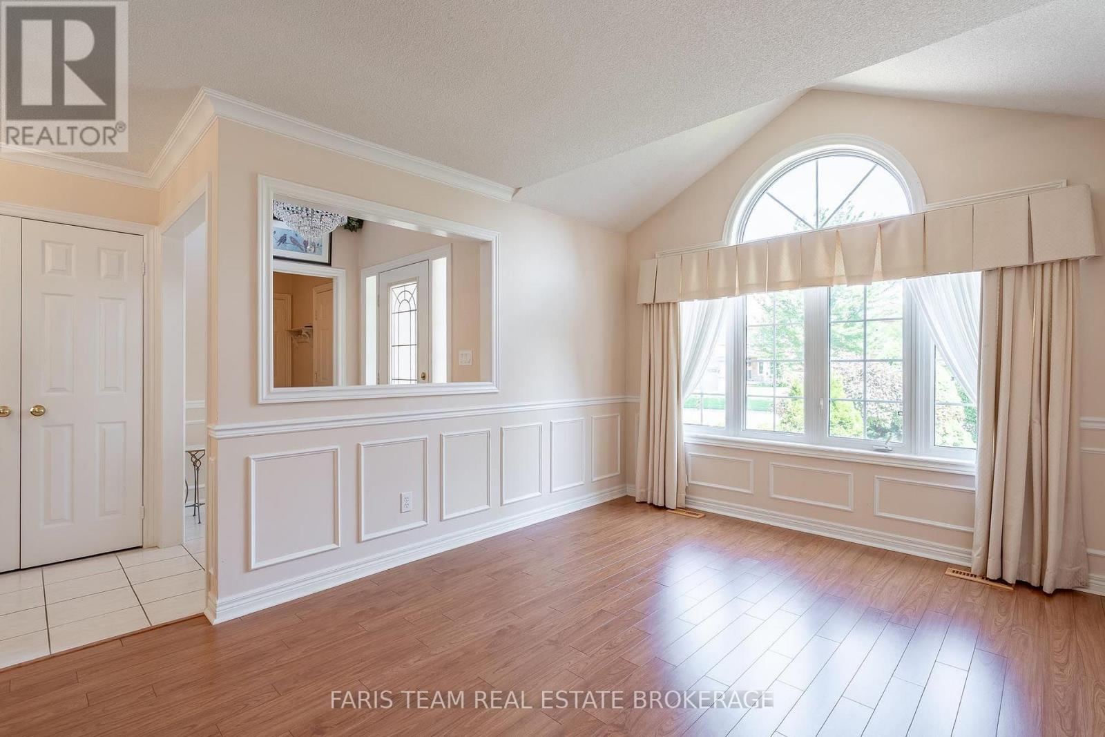 157 Emms Drive, Barrie (Holly), Ontario  L4N 9N8 - Photo 13 - S13682580