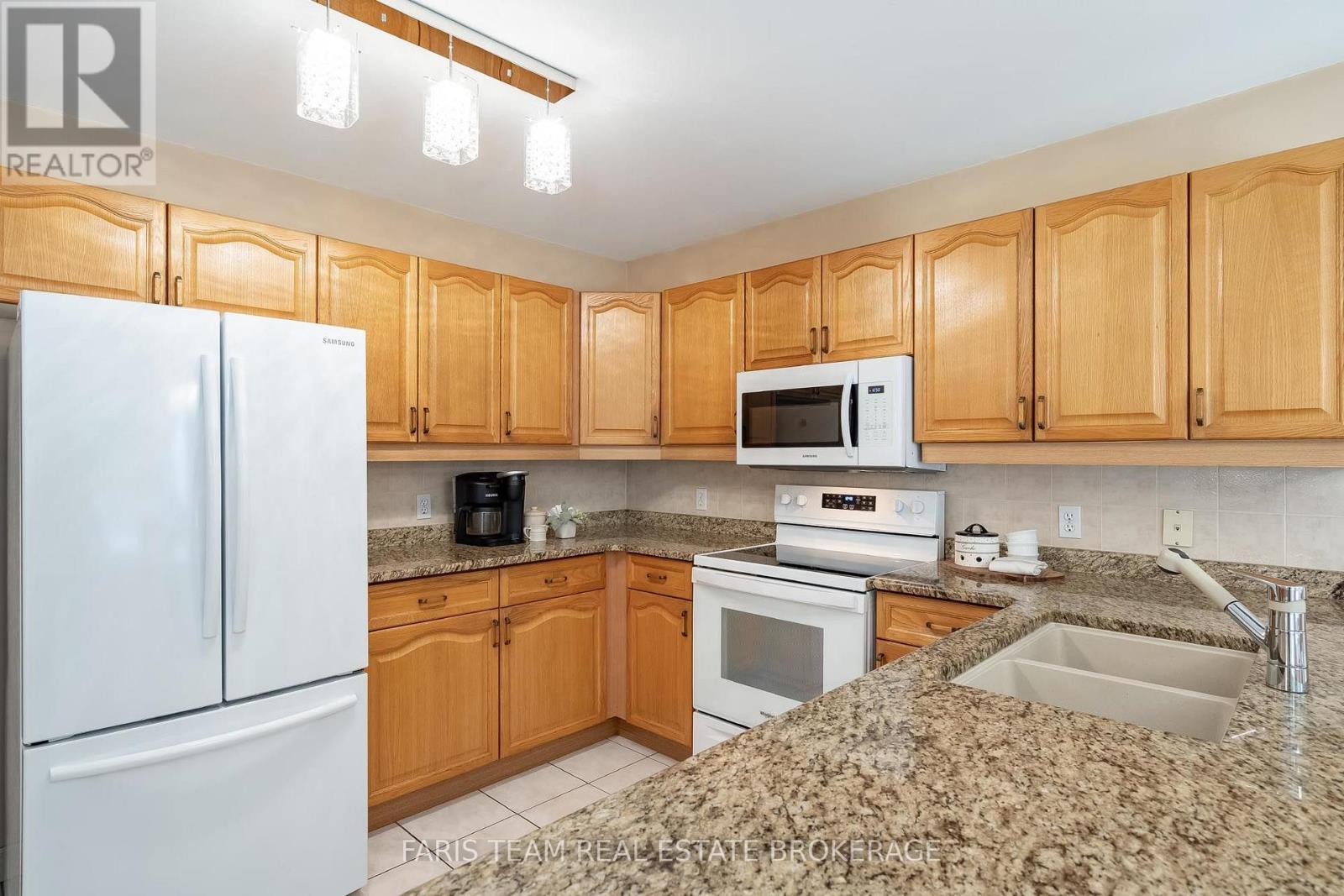 157 Emms Drive, Barrie (Holly), Ontario  L4N 9N8 - Photo 5 - S13682580