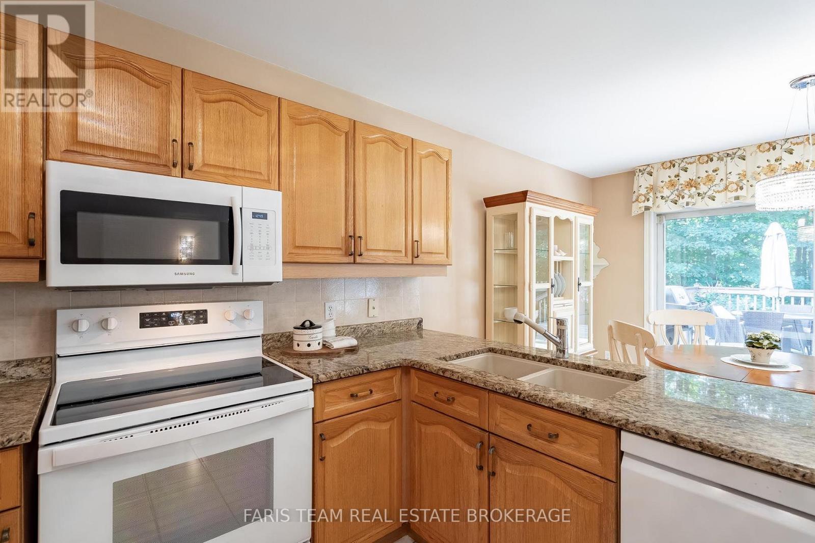 157 Emms Drive, Barrie (Holly), Ontario  L4N 9N8 - Photo 6 - S13682580