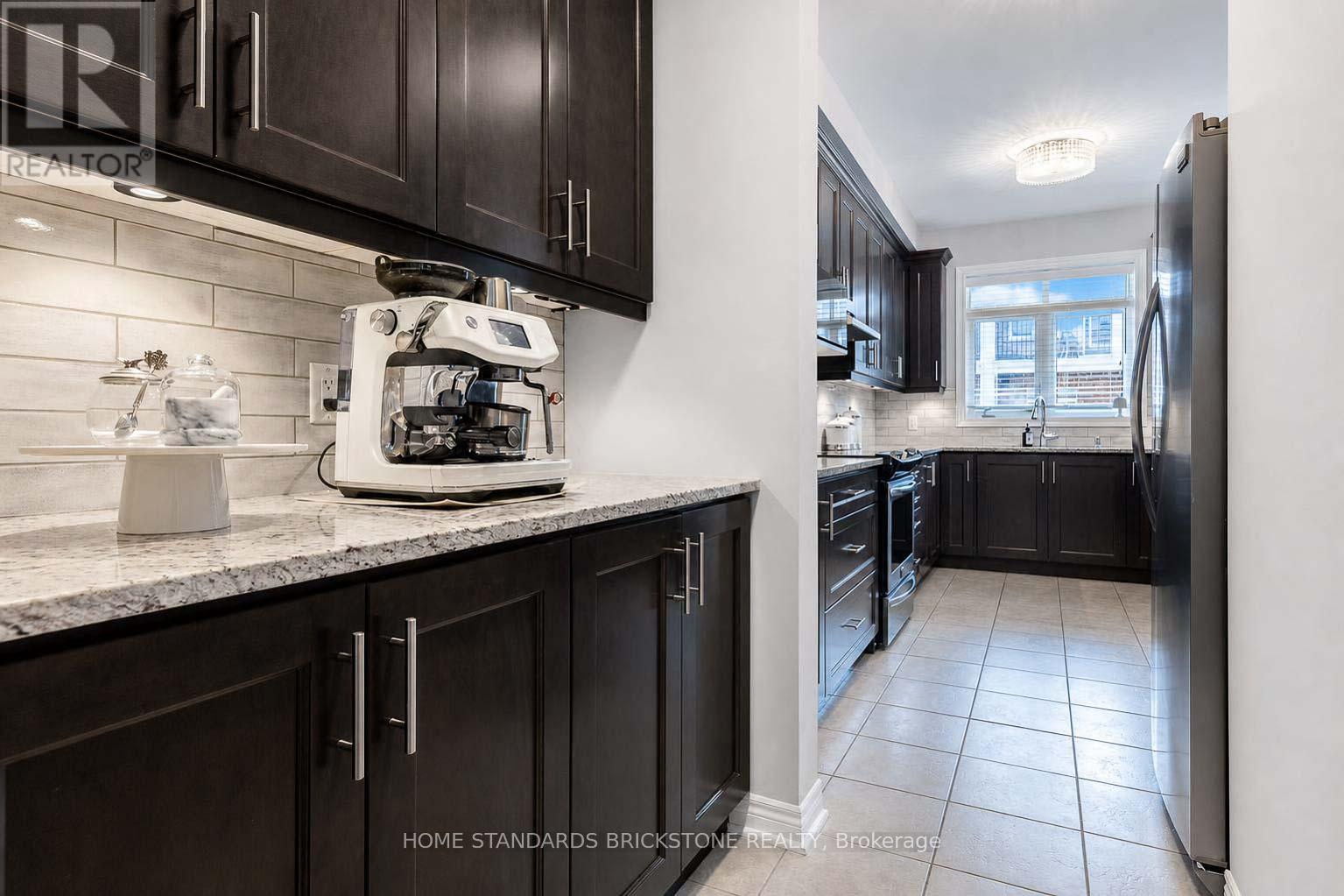 3058 Eberly Woods Drive, Oakville, Ontario  L6M 0T5 - Photo 10 - W13682326