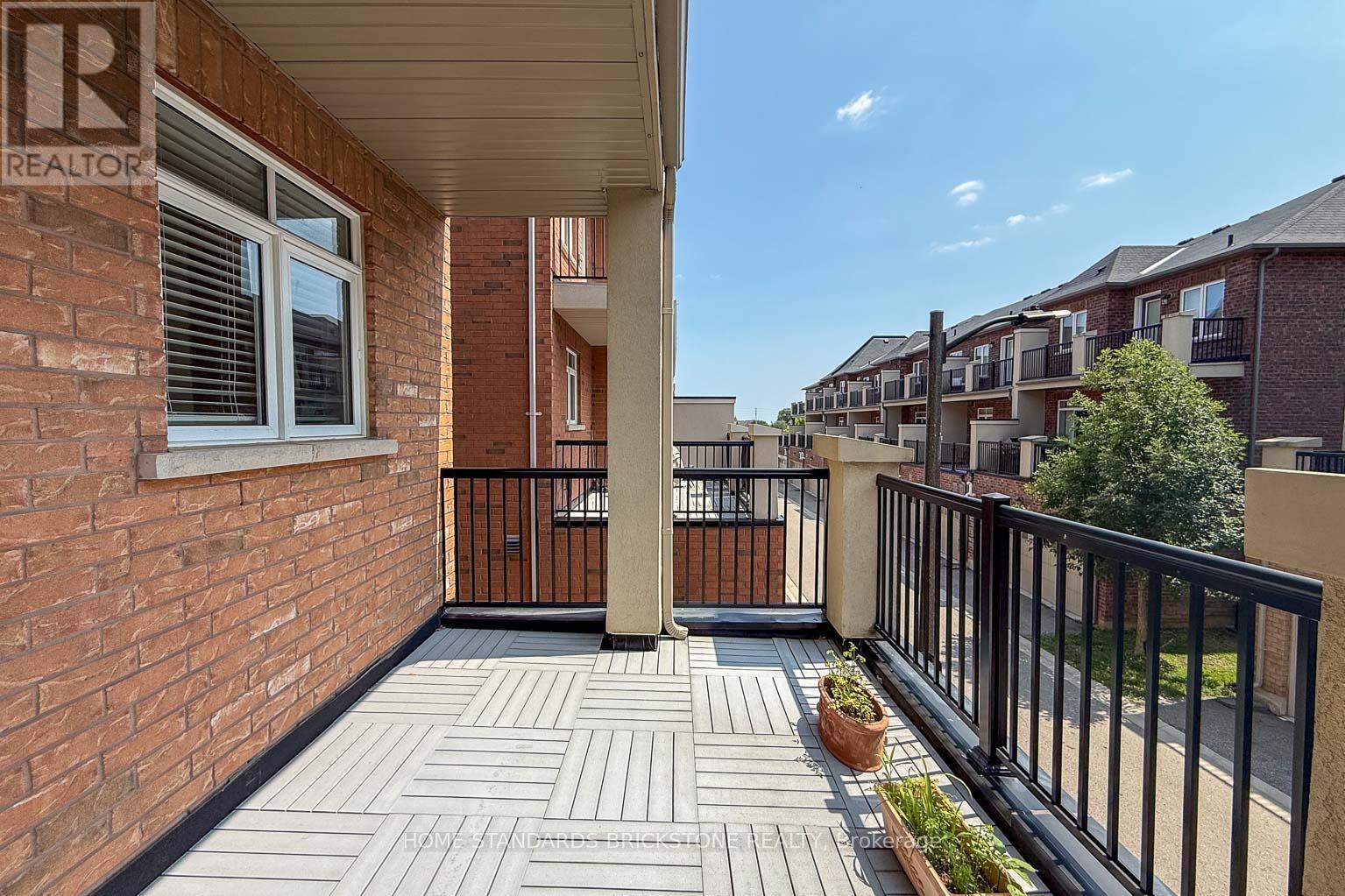 3058 Eberly Woods Drive, Oakville, Ontario  L6M 0T5 - Photo 17 - W13682326