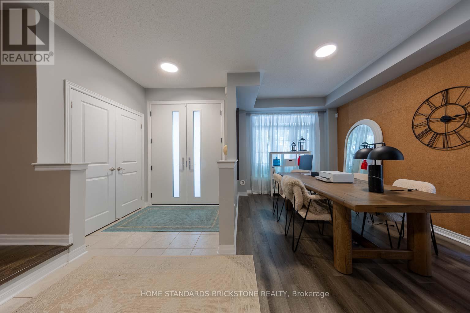 3058 Eberly Woods Drive, Oakville, Ontario  L6M 0T5 - Photo 4 - W13682326