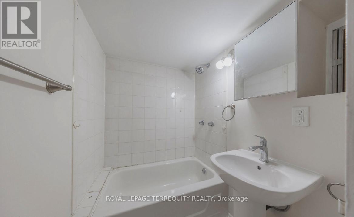 Bsmt - 185 Laughton Avenue, Toronto, Ontario  M6N 2X6 - Photo 4 - W13682344
