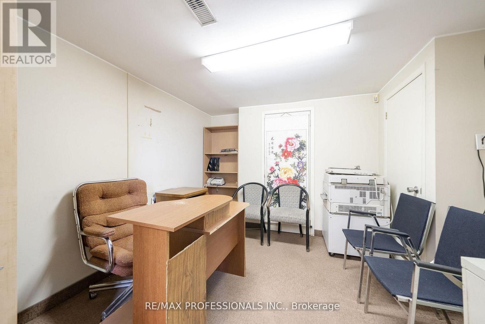 586 Browns Line, Toronto, Ontario  M8W 3V5 - Photo 17 - W13682362