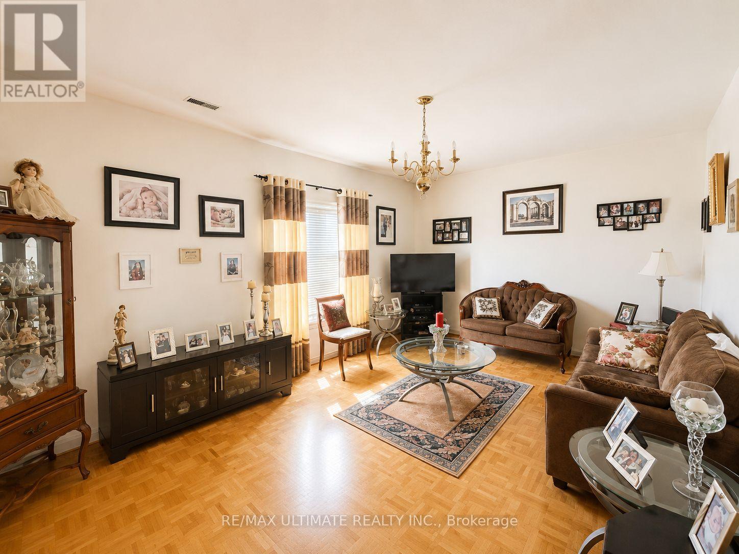 1440 Dufferin Street, Toronto, Ontario  M6H 3L2 - Photo 10 - W13682410