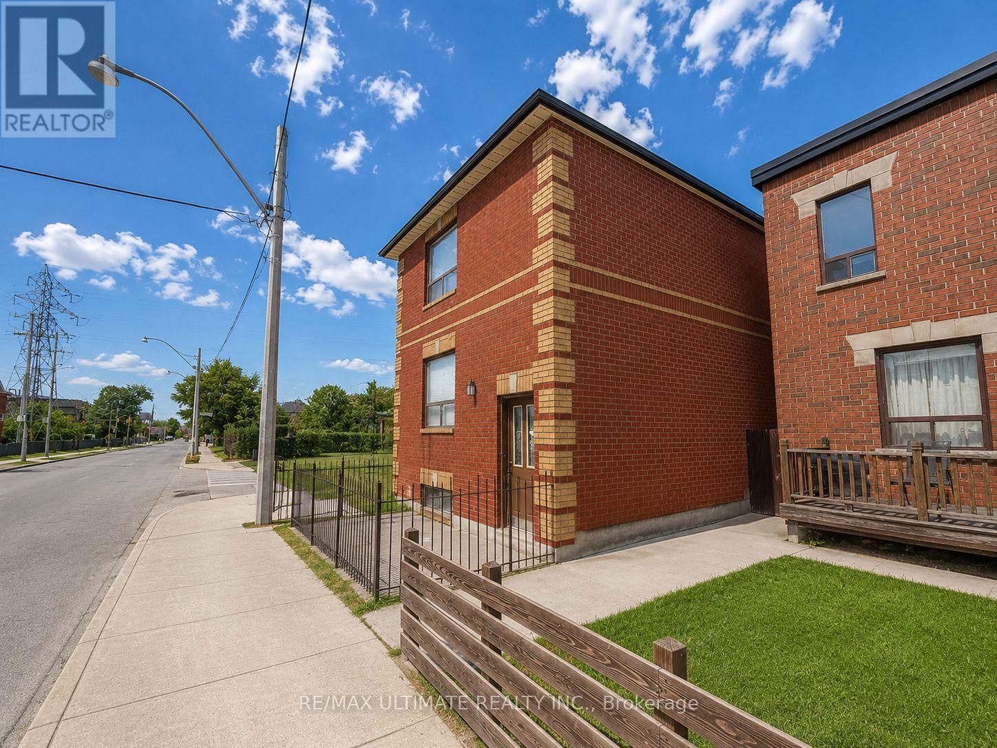 1440 Dufferin Street, Toronto, Ontario  M6H 3L2 - Photo 15 - W13682410