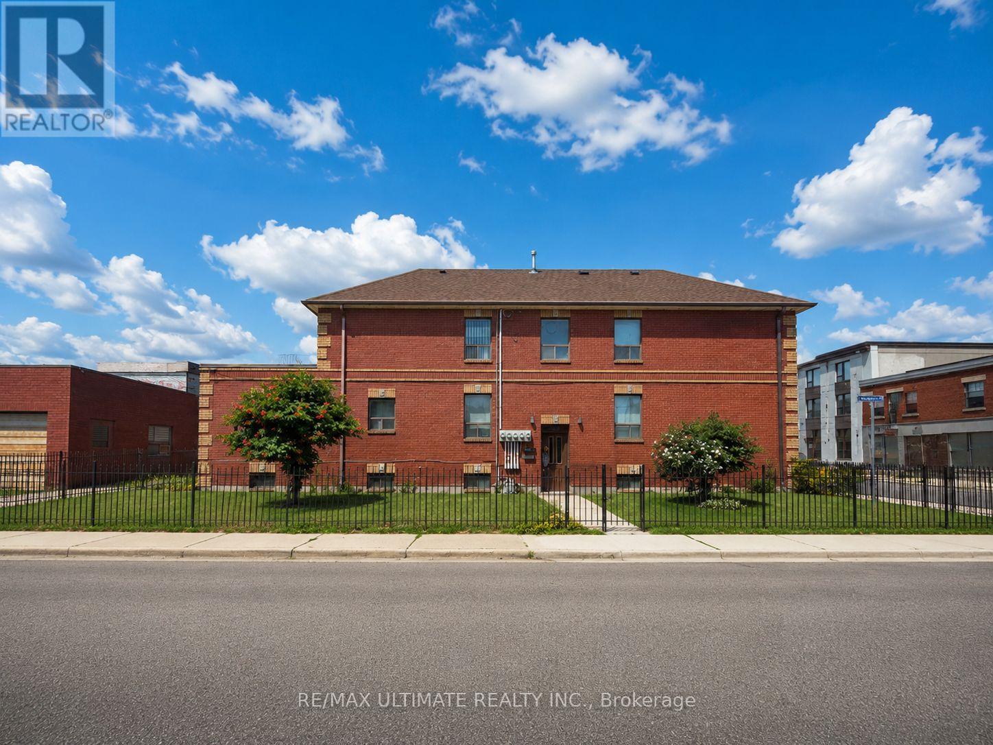 1440 Dufferin Street, Toronto, Ontario  M6H 3L2 - Photo 17 - W13682410