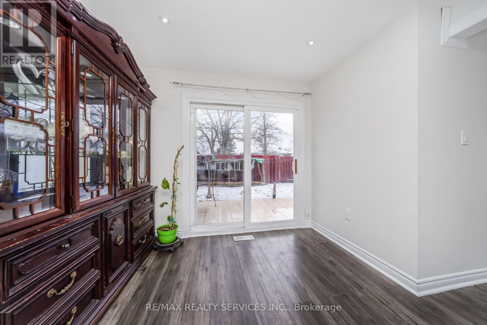 11 Juliette Square, Brampton, Ontario  L6S 2M6 - Photo 12 - W13682506