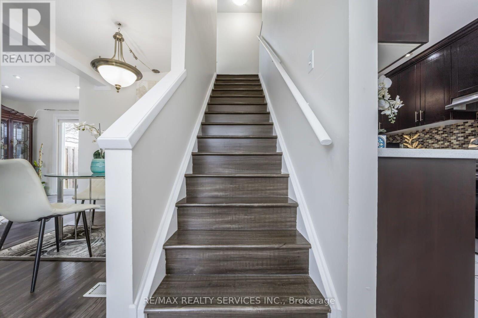 11 Juliette Square, Brampton, Ontario  L6S 2M6 - Photo 18 - W13682506