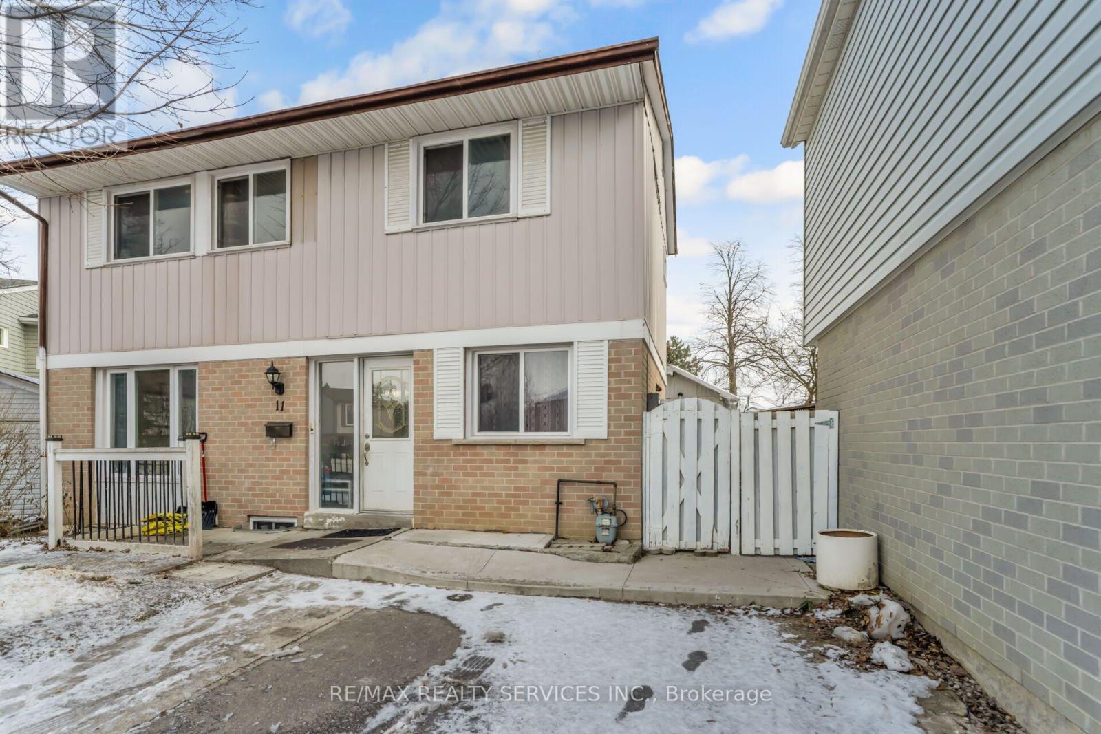 11 Juliette Square, Brampton, Ontario  L6S 2M6 - Photo 2 - W13682506