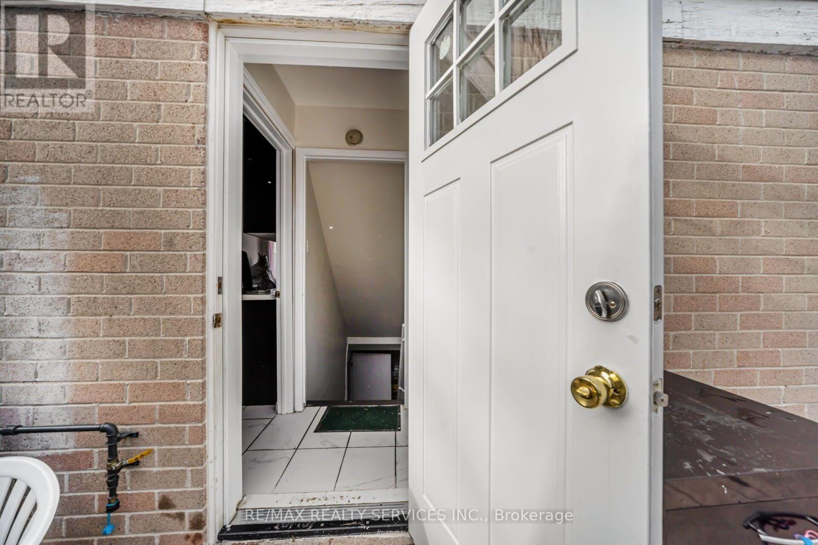 11 Juliette Square, Brampton, Ontario  L6S 2M6 - Photo 30 - W13682506