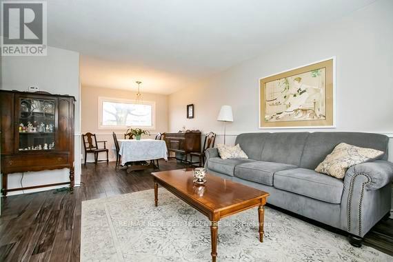 125 Madoc Drive, Brampton, Ontario  L6V 2A5 - Photo 4 - W13682516