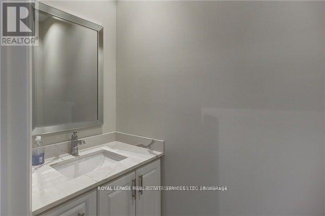 410 Glenlake Avenue, Toronto, Ontario  M6P 1G7 - Photo 8 - W13682554