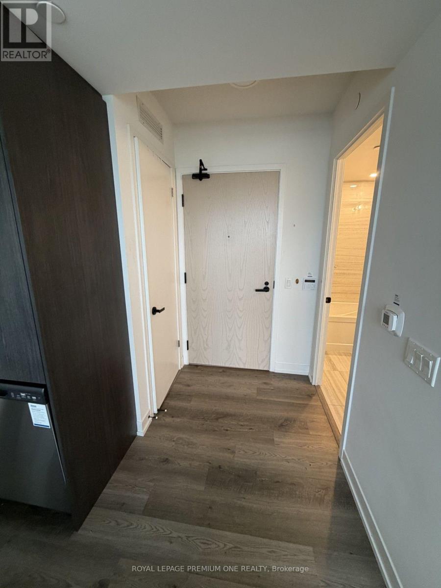 1012 - 195 Commerce Street, Vaughan, Ontario L4K 0P9 - Photo 3 - N13677508
