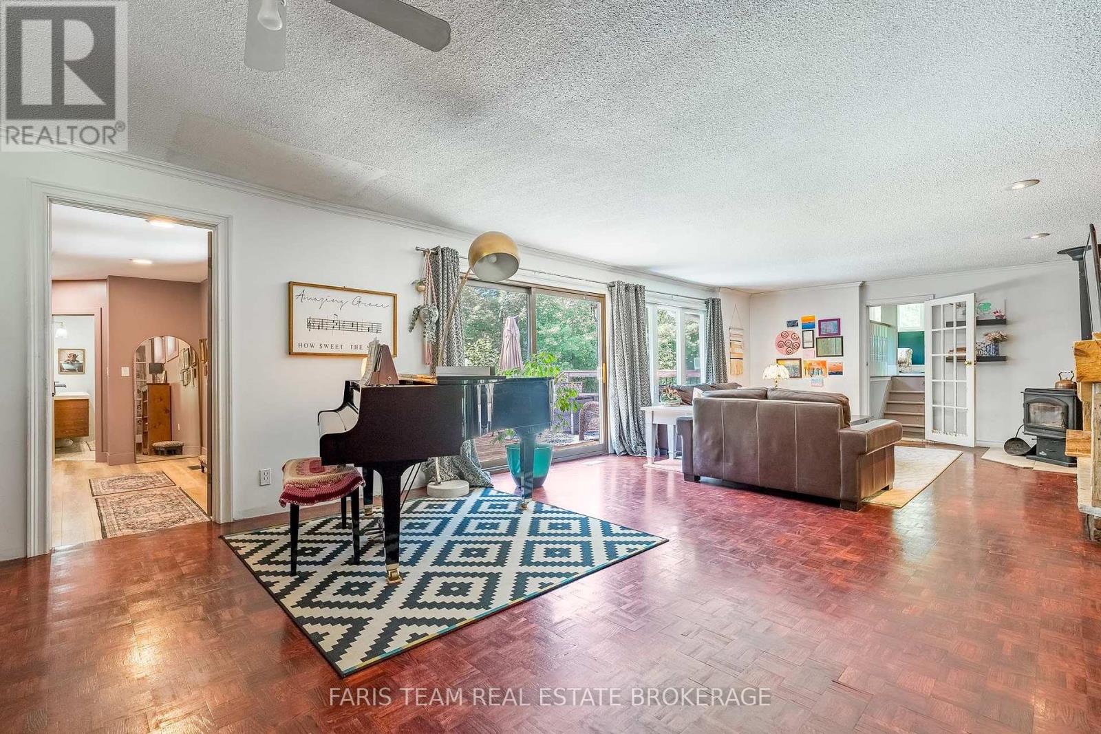 17956 Warden Avenue, East Gwillimbury, Ontario  L0G 1V0 - Photo 12 - N13681860