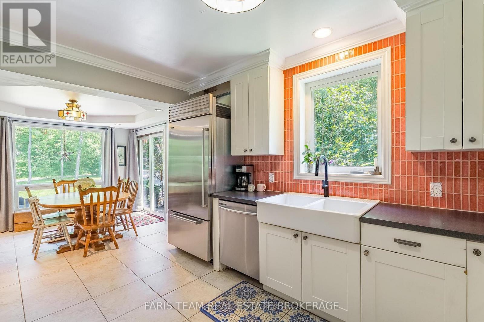 17956 Warden Avenue, East Gwillimbury, Ontario  L0G 1V0 - Photo 9 - N13681860