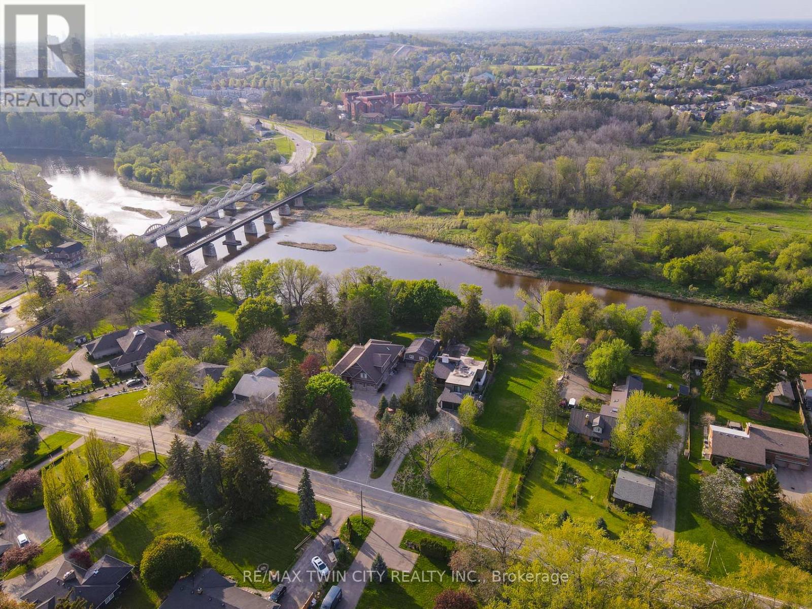 138 Riverbank Drive, Cambridge, Ontario  N3H 4R6 - Photo 1 - X13682342