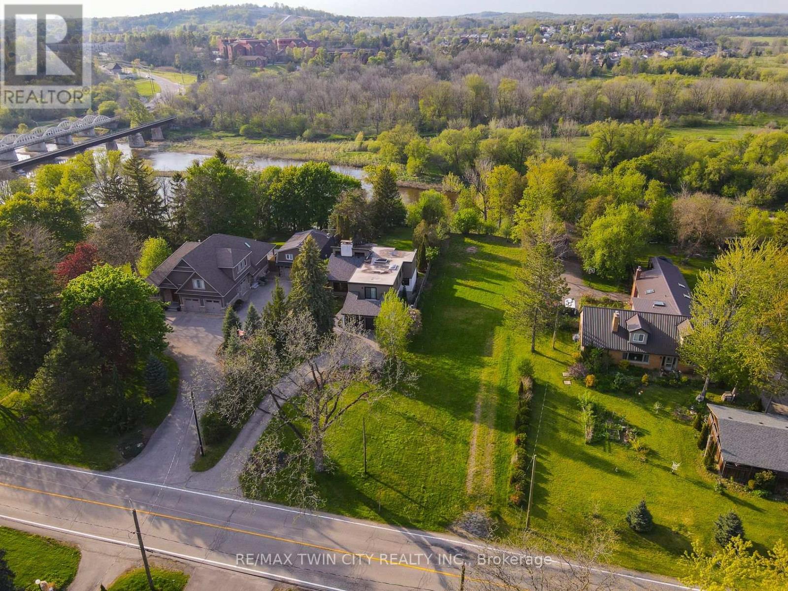138 Riverbank Drive, Cambridge, Ontario  N3H 4R6 - Photo 38 - X13682342