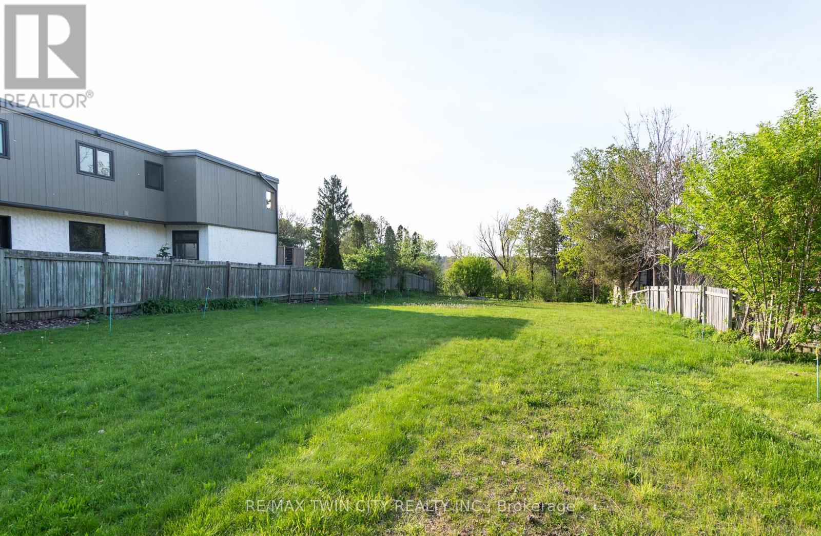 138 Riverbank Drive, Cambridge, Ontario  N3H 4R6 - Photo 5 - X13682342