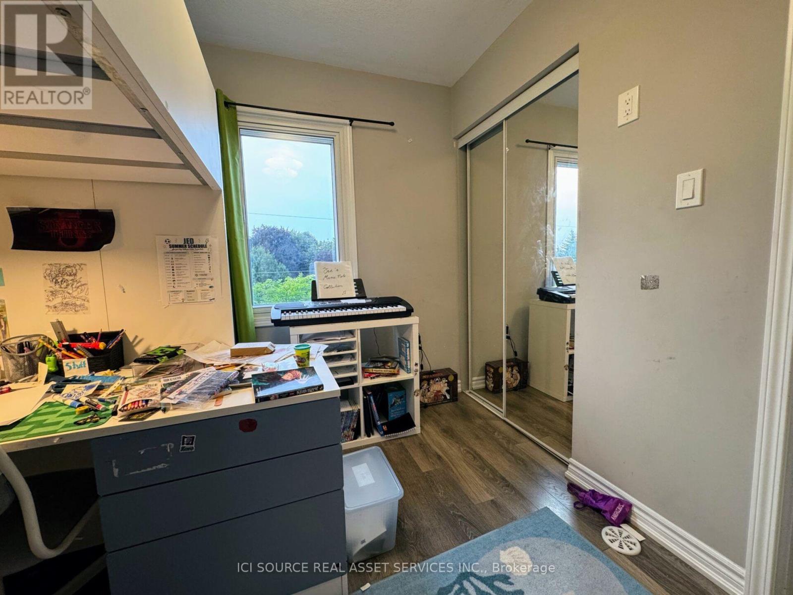 543 Goldenrod Lane, Kitchener, Ontario  N2R 0Y7 - Photo 17 - X13682352