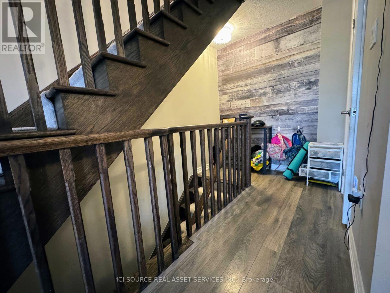 543 Goldenrod Lane, Kitchener, Ontario  N2R 0Y7 - Photo 5 - X13682352