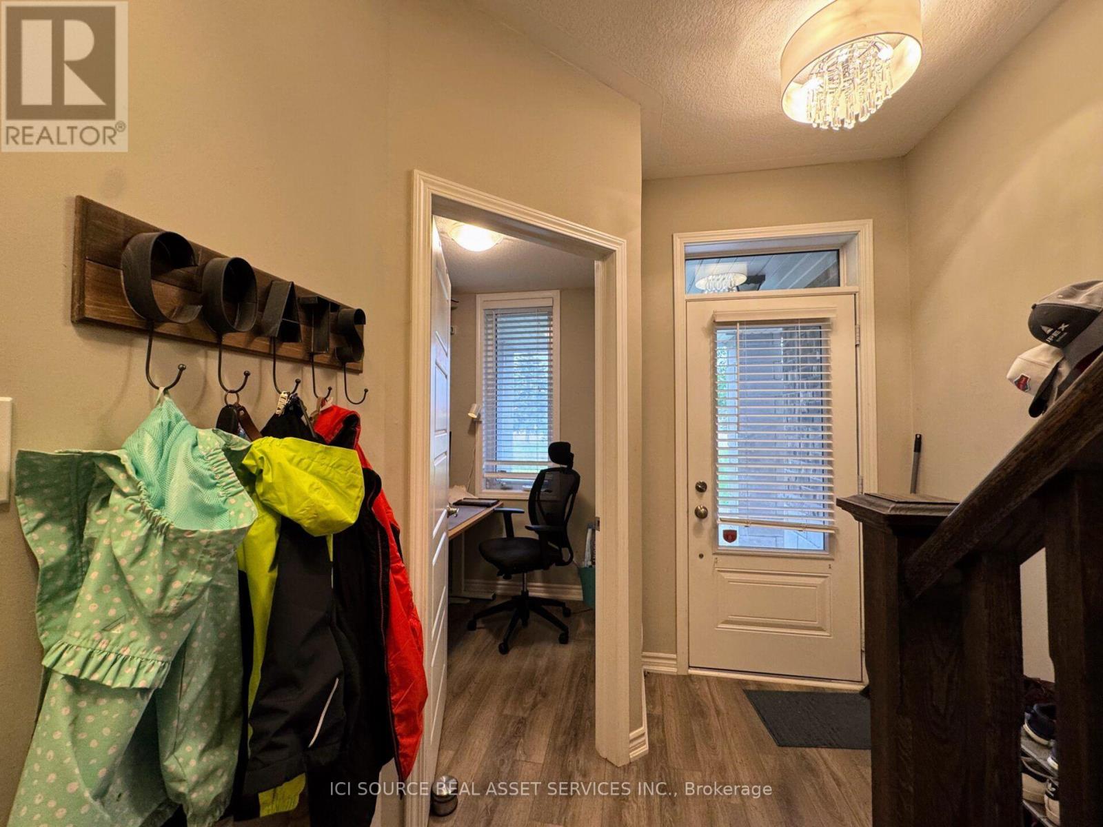 543 Goldenrod Lane, Kitchener, Ontario  N2R 0Y7 - Photo 9 - X13682352