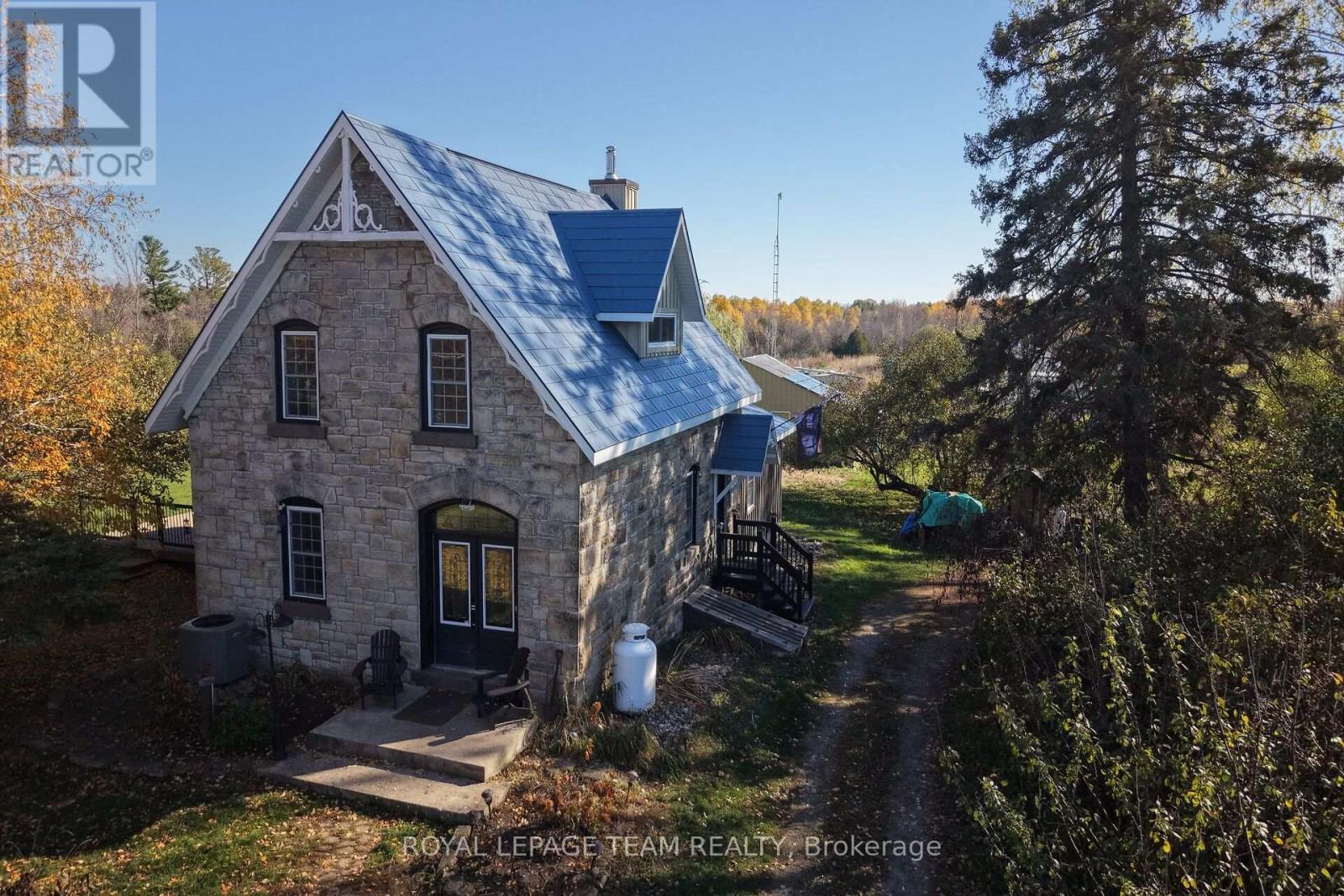 15 Bass Road, Elizabethtown-Kitley, Ontario  K0G 1L0 - Photo 5 - X12708240