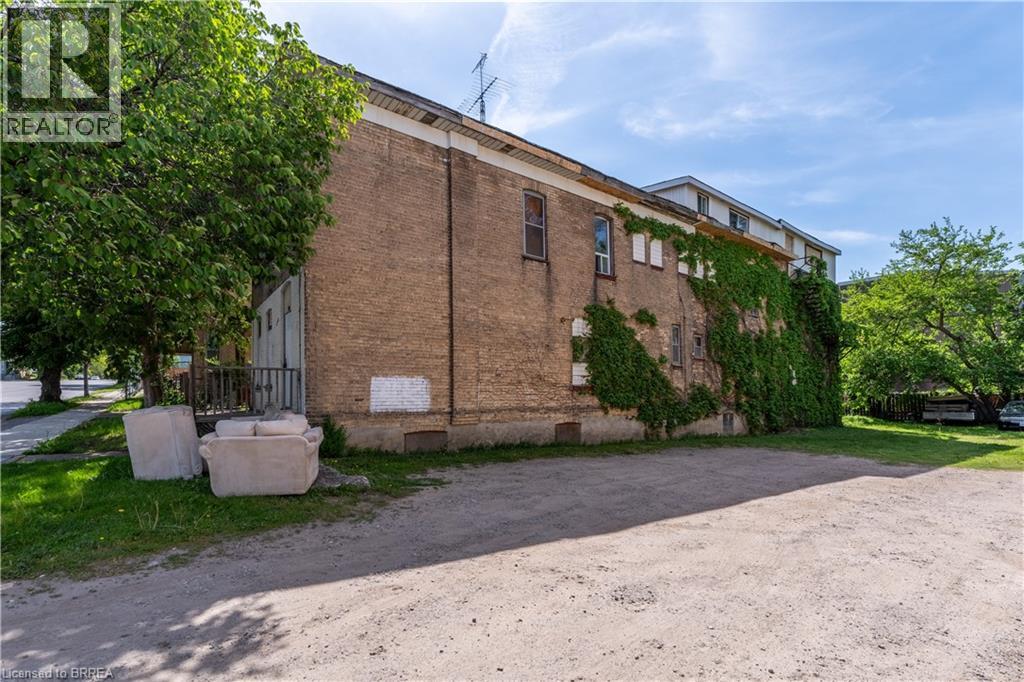 209 Dalhousie Street, Brantford, Ontario  N3S 3T8 - Photo 4 - 40834594