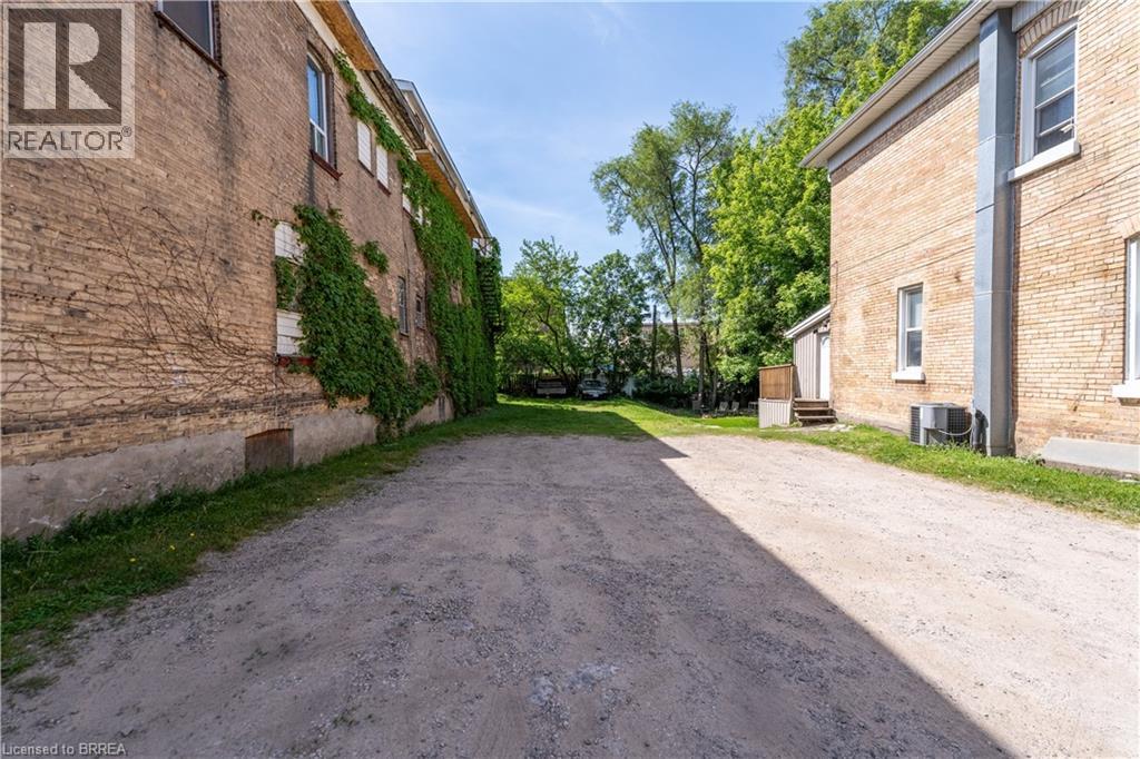 209 Dalhousie Street, Brantford, Ontario  N3S 3T8 - Photo 5 - 40834594