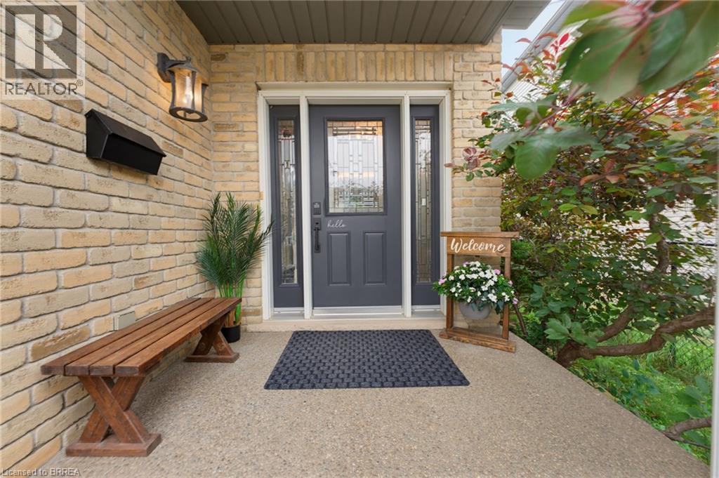 196 Mcguiness Drive, Brantford, Ontario  N3T 0B5 - Photo 2 - 40848016