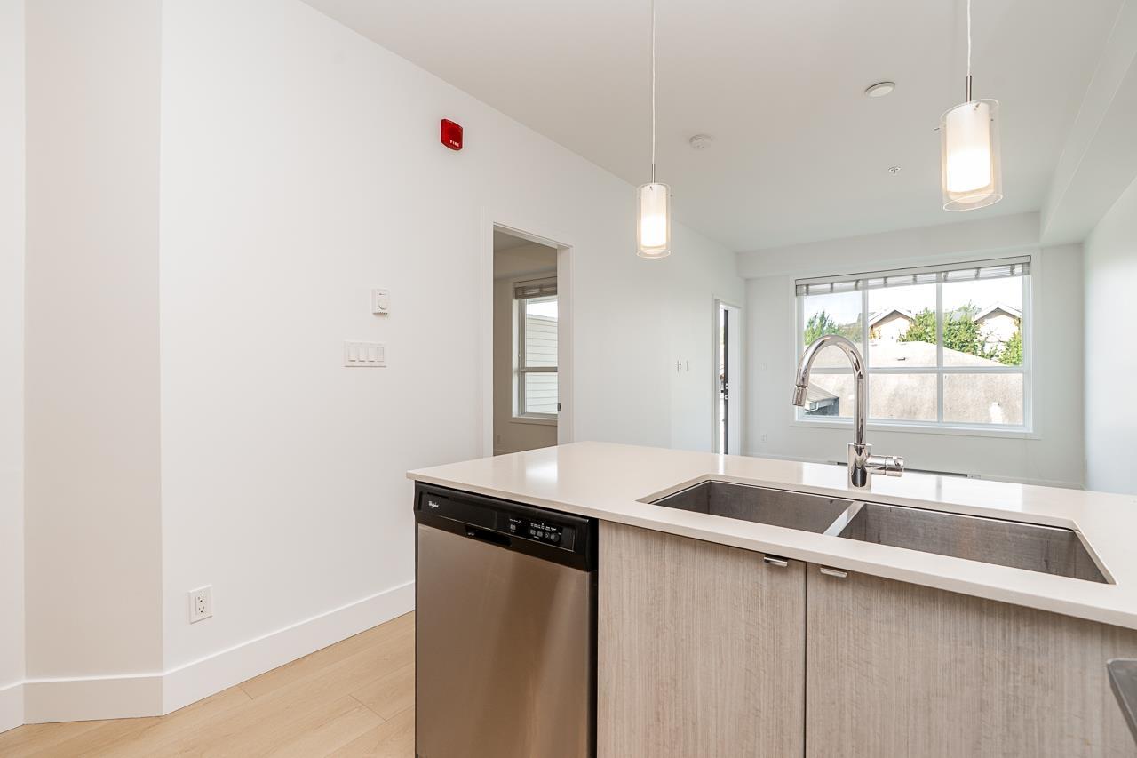 302 6468 195a Street, Surrey, British Columbia  V4N 6R6 - Photo 8 - R3156182