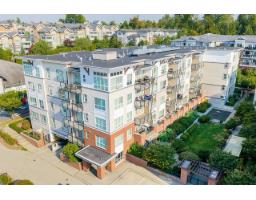 302 6468 195A STREET, Surrey, British Columbia