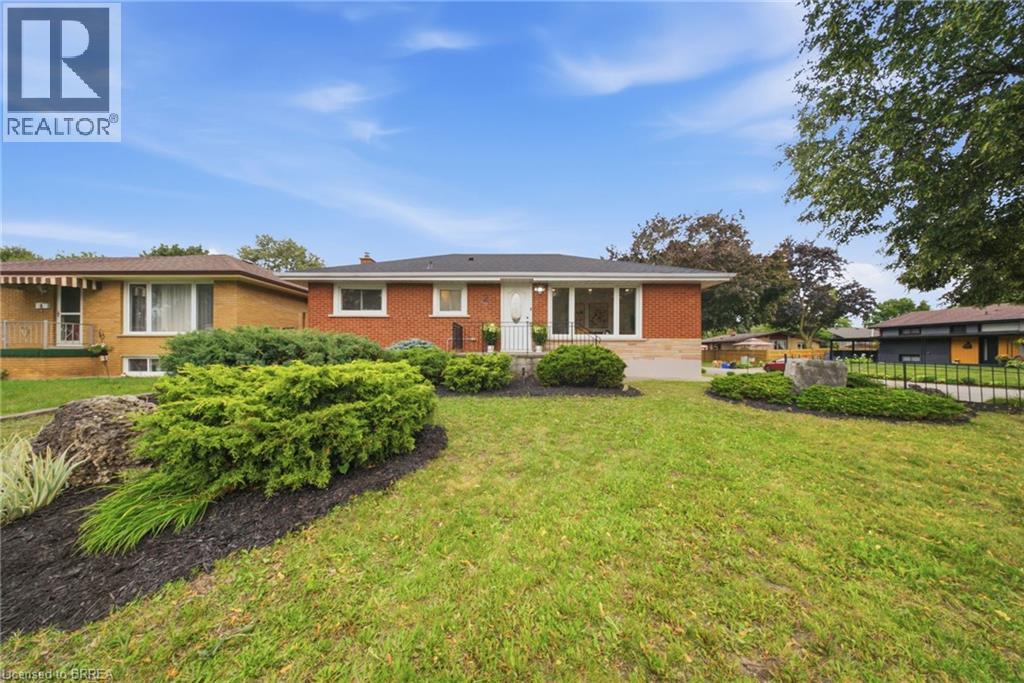 2 Frontenac Avenue, Brantford, Ontario  N3R 3B6 - Photo 2 - 40855092