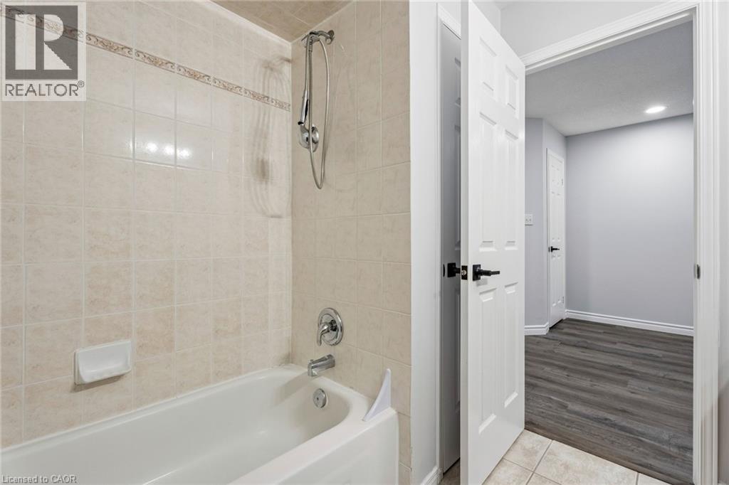 1860 Upper Gage Avenue Unit# 3, Hamilton, Ontario  L8W 3Y6 - Photo 11 - 40856256