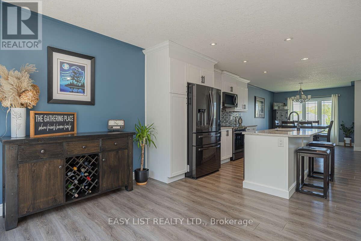19 Ralph Dalton Boulevard, Tay, Ontario  L0K 2A0 - Photo 11 - S13417586