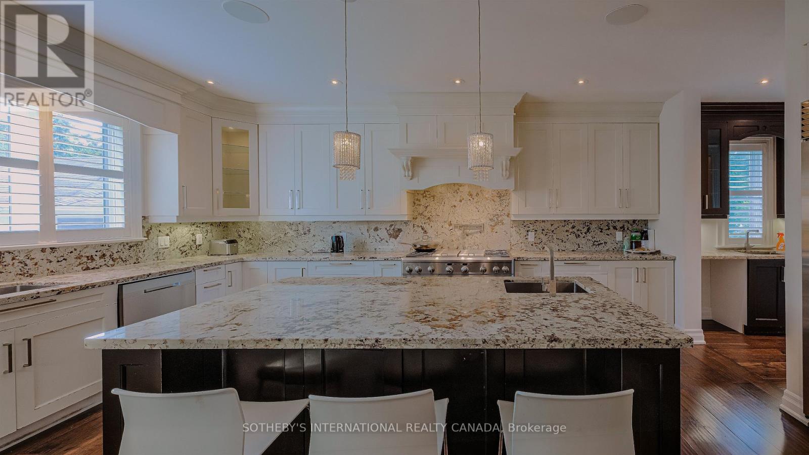 369 Lees Lane, Oakville, Ontario  L6L 4S4 - Photo 12 - W13474166