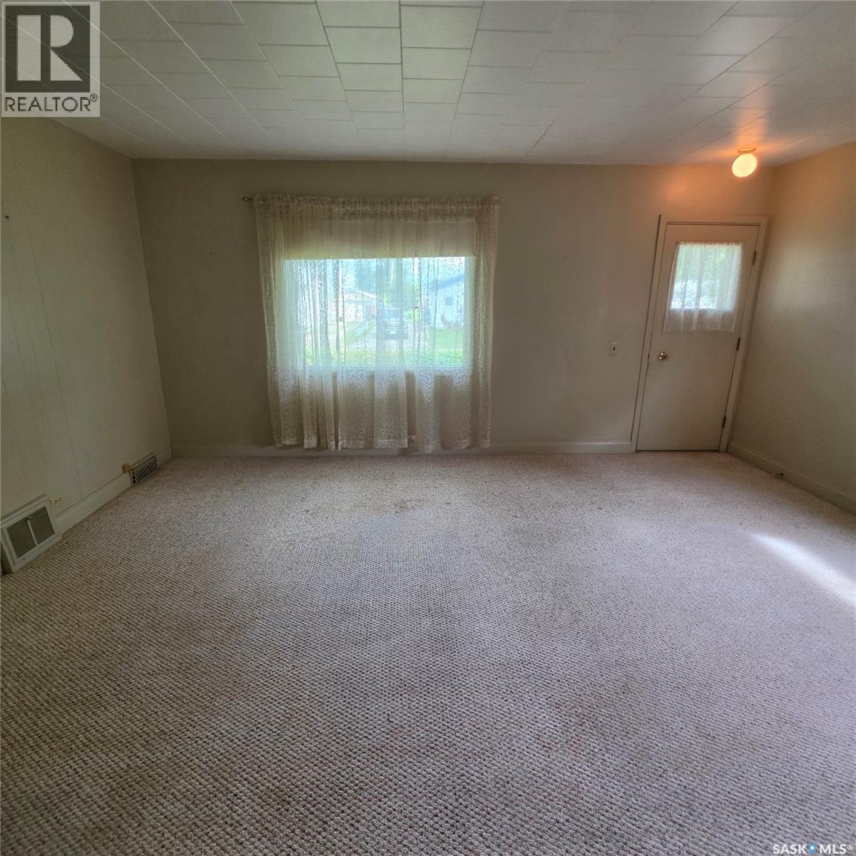 217 3rd Street Ne, Preeceville, Saskatchewan  S0A 3B0 - Photo 10 - SK045746