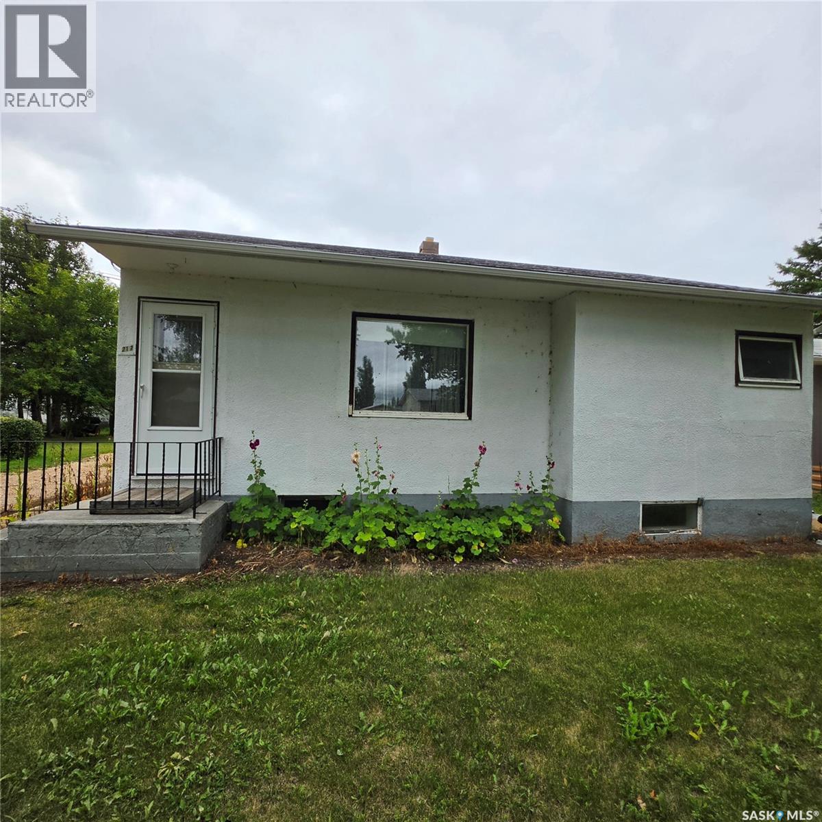 217 3rd Street Ne, Preeceville, Saskatchewan  S0A 3B0 - Photo 2 - SK045746