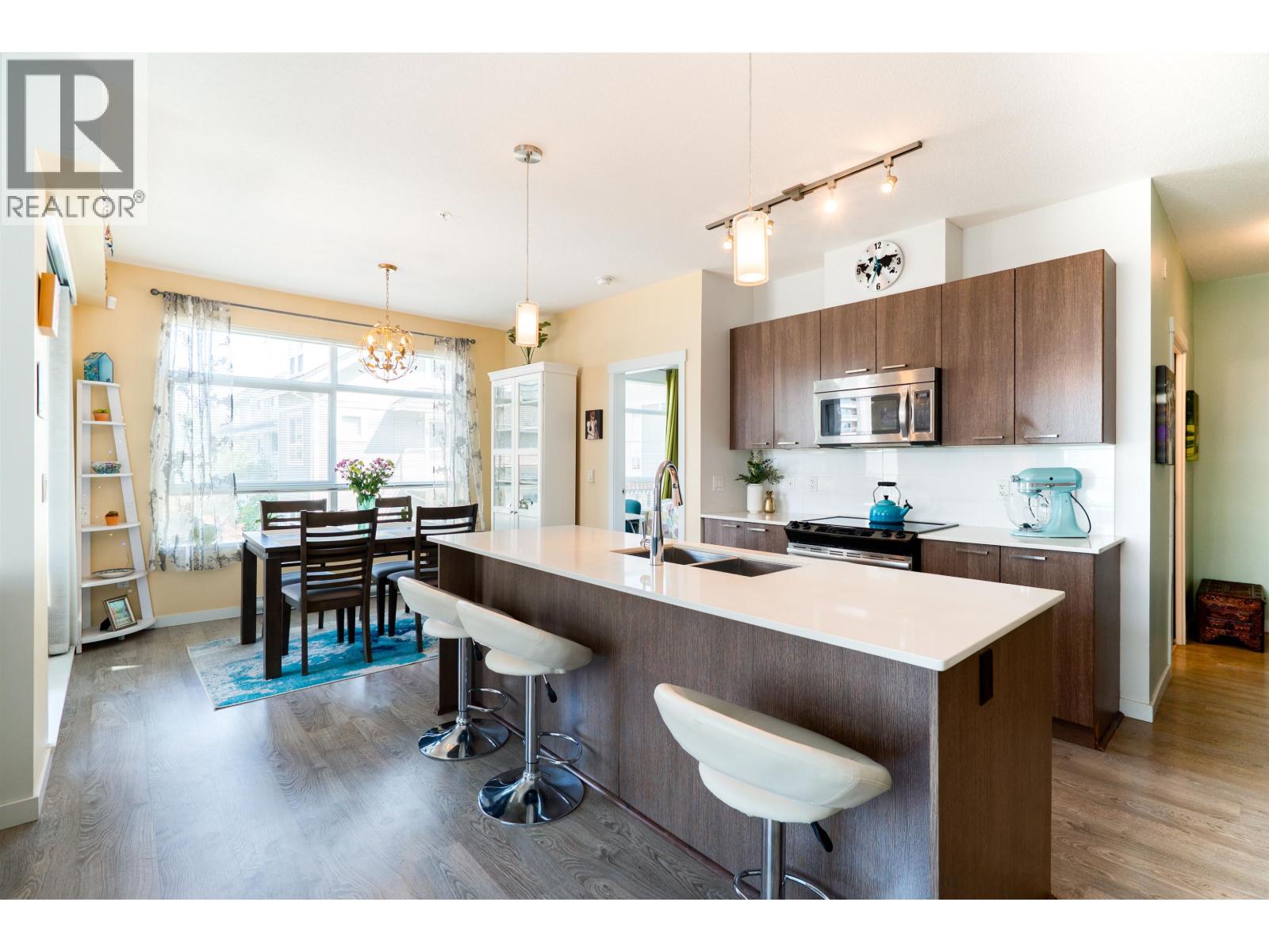 215 617 Smith Avenue, Coquitlam, British Columbia  V3J 0C3 - Photo 3 - R3156204