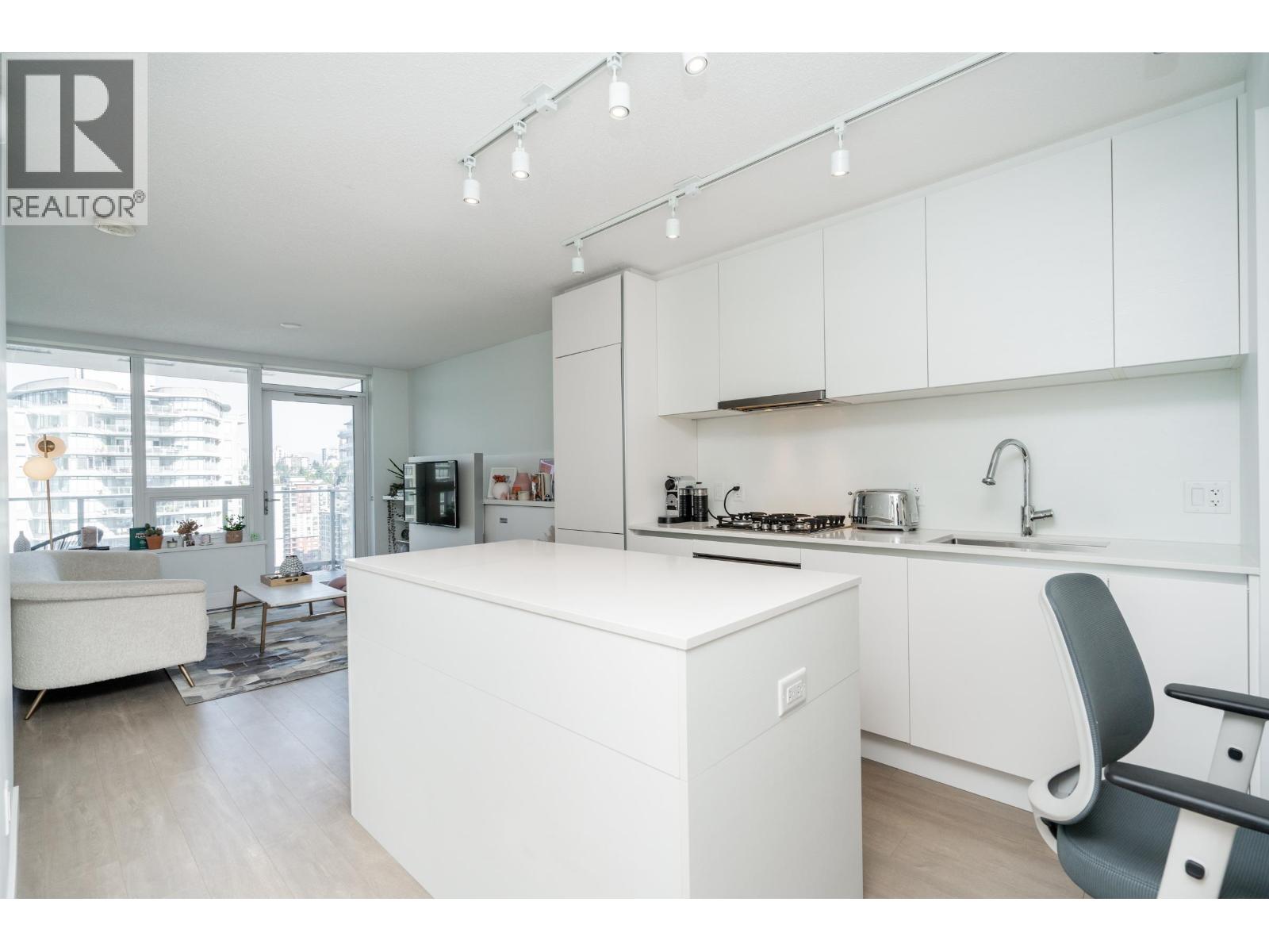 2810 908 Quayside Drive, New Westminster, British Columbia  V3M 0L4 - Photo 7 - R3156205