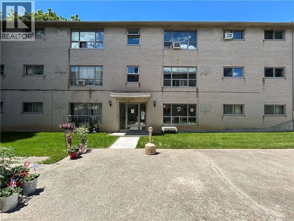 108 Creighton Road Unit# 14, Dundas, Ontario  L9H 3C1 - Photo 2 - 40854055