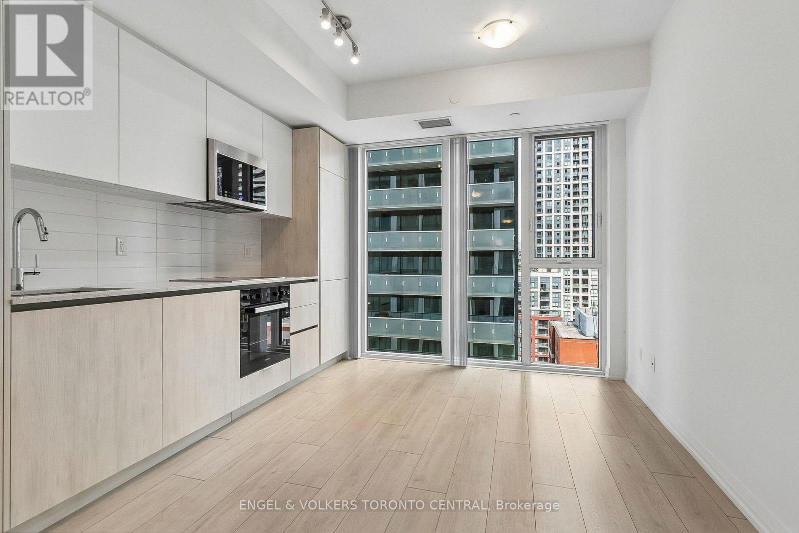 2102 - 400 King Street W, Toronto, Ontario  M5V 1K2 - Photo 3 - C13682640
