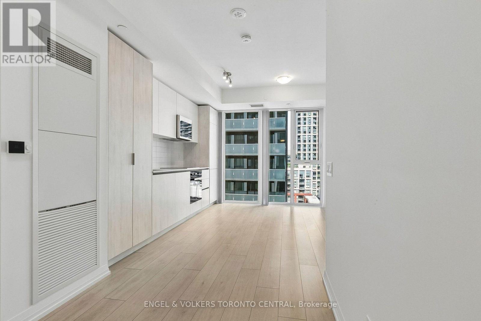 2102 - 400 King Street W, Toronto, Ontario  M5V 1K2 - Photo 4 - C13682640