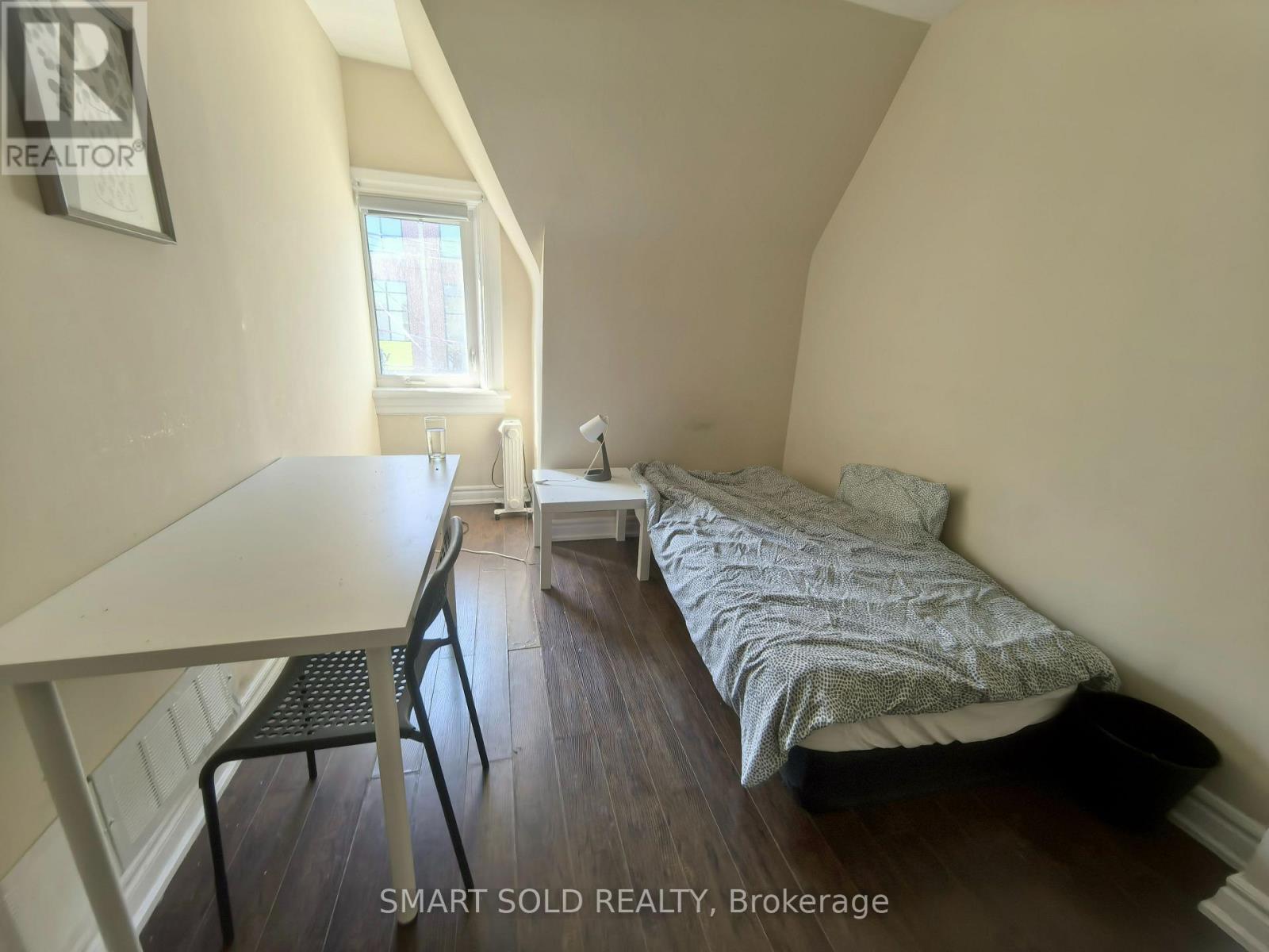 Upper 437 Bathurst Street, Toronto, Ontario  M5T 2S9 - Photo 3 - C13682702