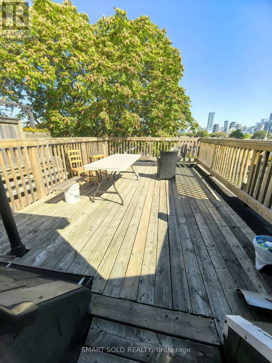 Upper 437 Bathurst Street, Toronto, Ontario  M5T 2S9 - Photo 7 - C13682702