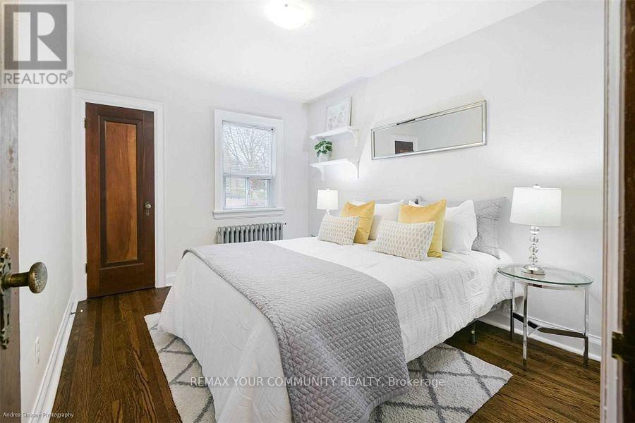 26 Elmsdale Road W, Toronto, Ontario  M4J 3M4 - Photo 12 - E13670110