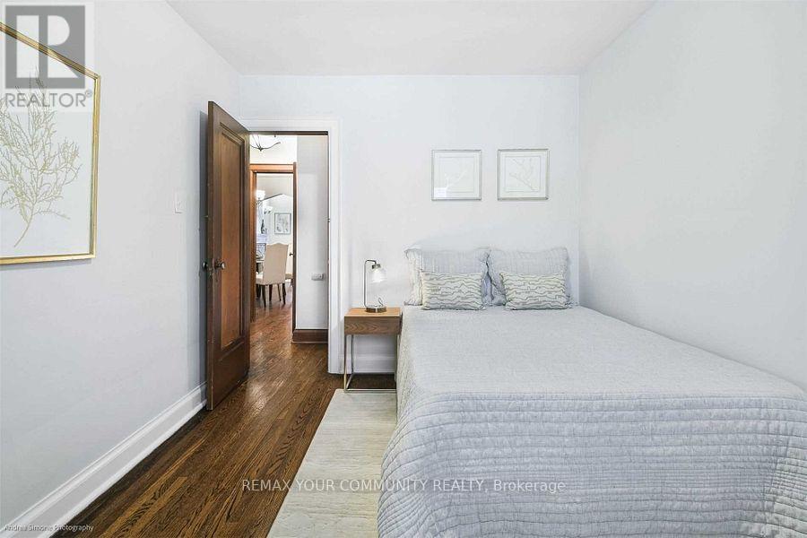 26 Elmsdale Road W, Toronto, Ontario  M4J 3M4 - Photo 14 - E13670110