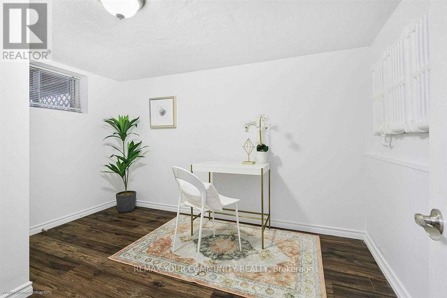 26 Elmsdale Road W, Toronto, Ontario  M4J 3M4 - Photo 16 - E13670110