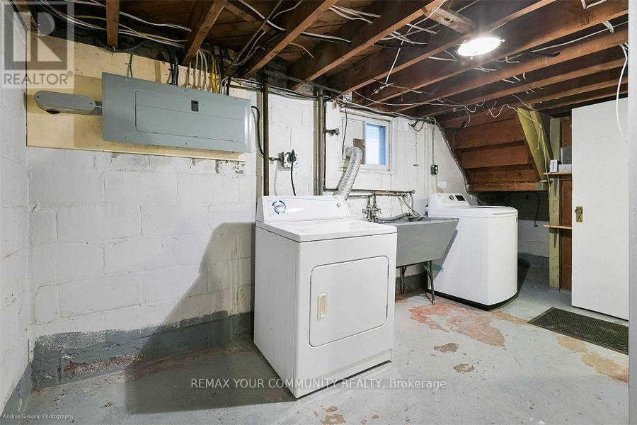 26 Elmsdale Road W, Toronto, Ontario  M4J 3M4 - Photo 19 - E13670110